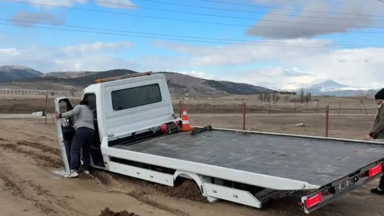 Isparta’da Trajikomik Kurtarma Operasyonu: 3 Çekici Aynı Akıbeti Yaşadı! 1